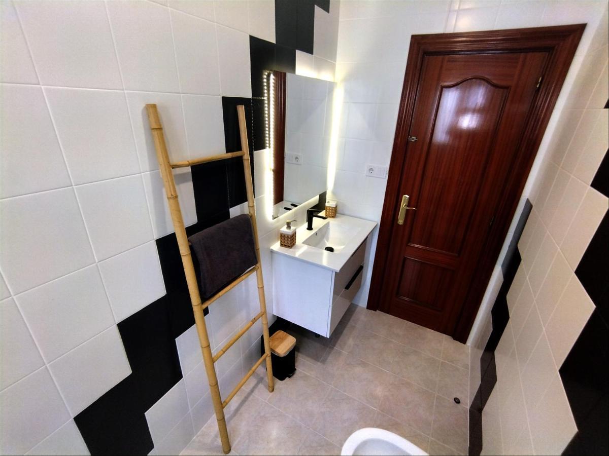 Guesthouse Shared With Host Alicante Bagian luar foto