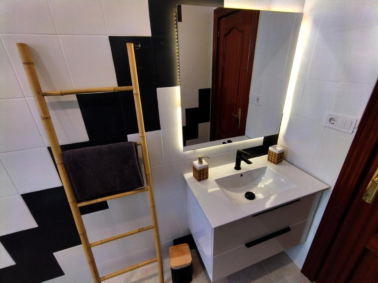 Guesthouse Shared With Host Alicante Bagian luar foto