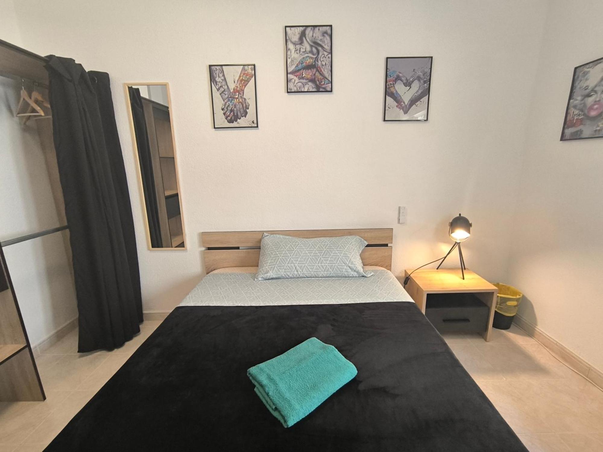Guesthouse Shared With Host Alicante Bagian luar foto